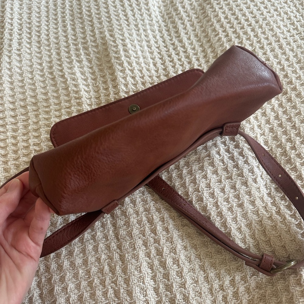 Universal Thread Brown Faux Leather Crossbody Belt Bag/Fanny Pack - Picture 6 of 6